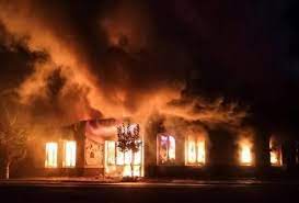 حريق في قاعة أفراح يودي بحياة 100 شخص في العراق ونجاة العروسين بأعجوبة